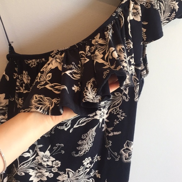 off the shoulder ruffle dress - Picture 8 of 8